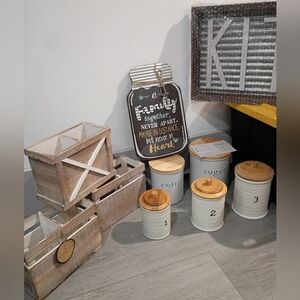 Barnyard Sets Pots And Crates And Signs